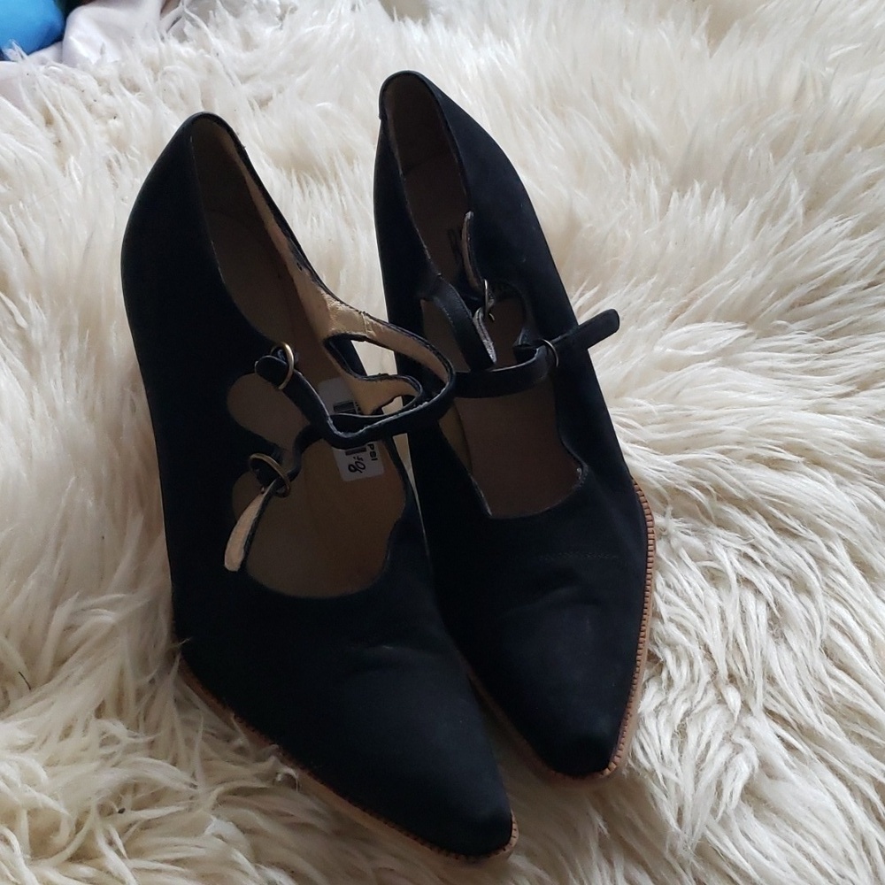 Vintage 90's women's Rush Hour made in italy size 40 4"  point toe heels witchy